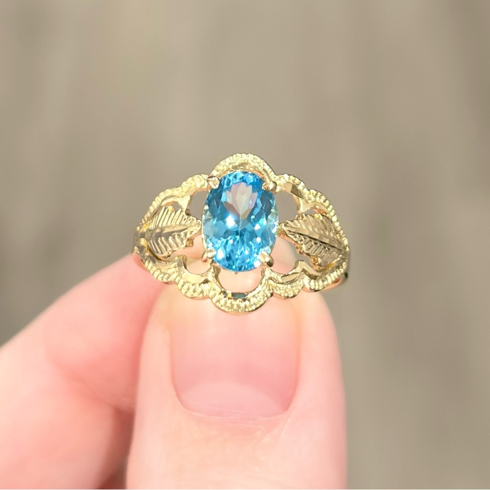 Vintage Swiss Blue Topaz Gold Ring: 14K Beverly Hills Laurel Leaf Solitaire - Picture 4 of 12